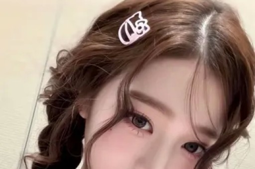 知名女星新恋情曝光对象是70岁富商当街秀恩爱宣示主权真扎眼