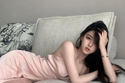 网红司晓迪直播骂白鹿“素颜普通、媚男看不起人”！评论区翻车连闺蜜都拆台蹭热度翻车最快的一次